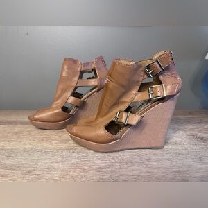 Charming Charlie Wedge Shoes with Side Zipper Size 7.5 Carmel Wedge Heel